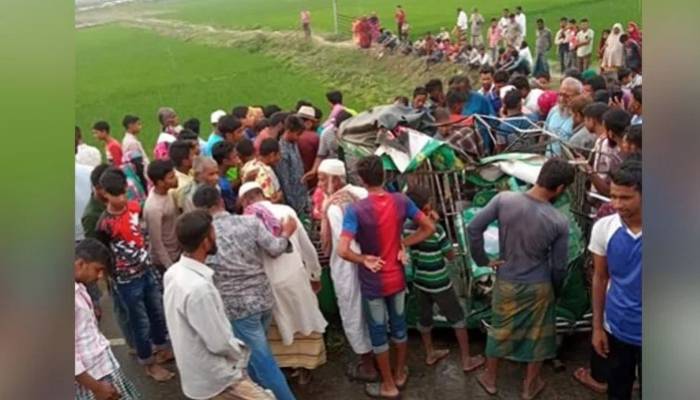 4 dead in Mymensingh road crash
