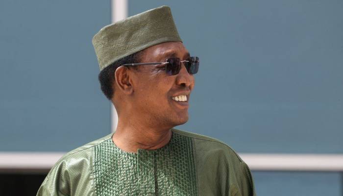 Chad's president dies 'in clashes with rebels'