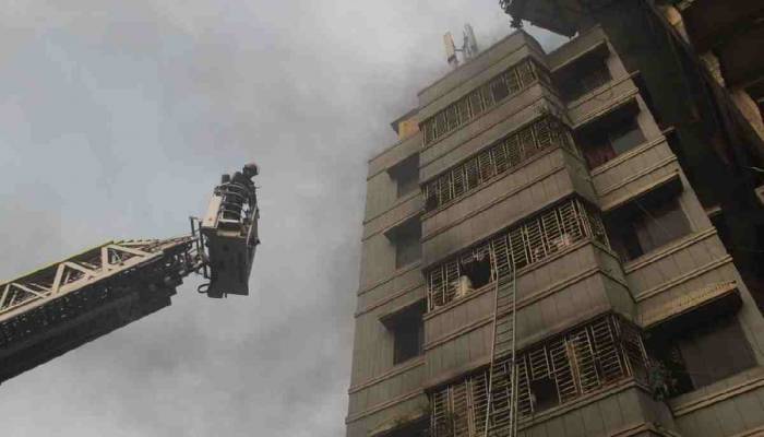 4 killed, 35 injured in Armanitola building fire