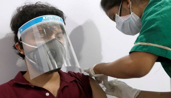 India reports 368,147 new coronavirus infections