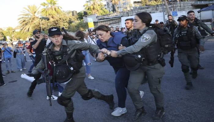 Al Jazeera Reporter forcefully detained by Israel