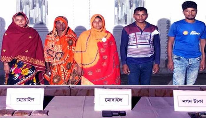 5 held with heroin, private car in Rangpur