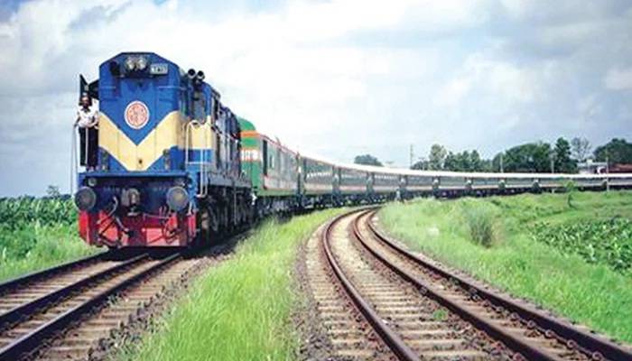 Trains across the country with Dhaka suspended from midnight