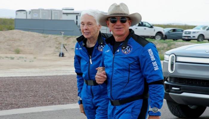 Bezos offers NASA $2bn in exchange for moon mission contract