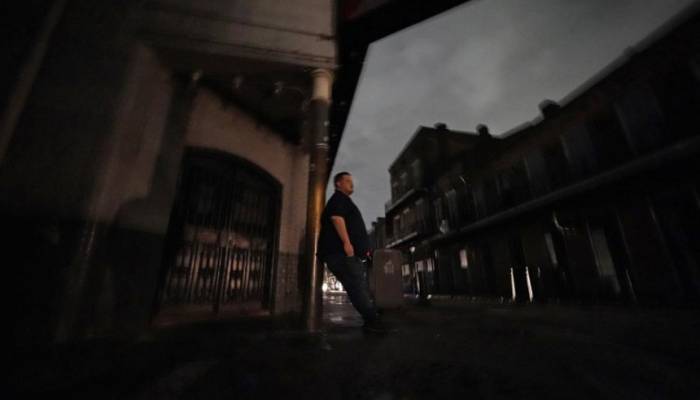 New Orleans blacked out as Ida floods Louisiana, Mississippi