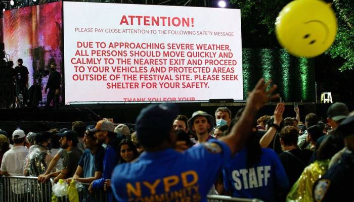 Hurricane Henri: US East Coast warned of significant damage
