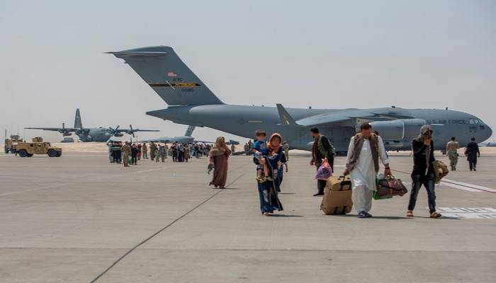 Afghans told to avoid Kabul airport as Islamic State threat emerges