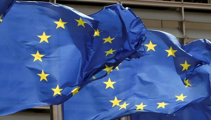 EU backs France in submarine dispute