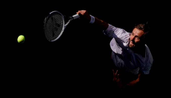 Medvedev reaches third straight U.S. Open semi-final