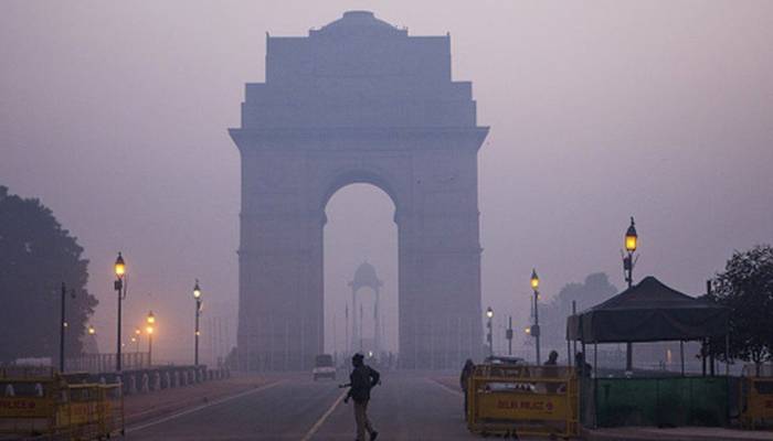 Delhi smog: Schools and colleges shut as pollution worsens