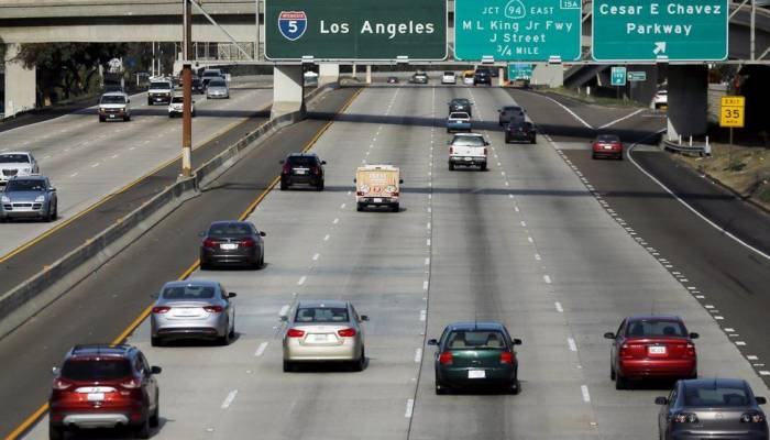 US lawmakers approve $1tn in infrastructure spending