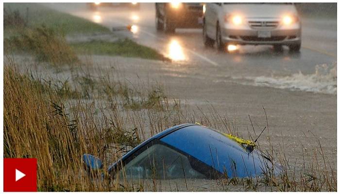 Deadly storm cuts transport links around Vancouver