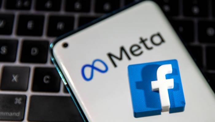 Facebook opens virtual world app to public, inching toward metaverse