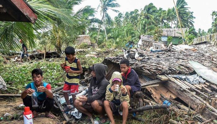 Hundreds dead after Philippines super typhoon