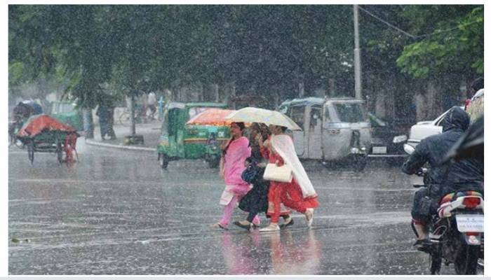 Commuters suffer due to torrential rains in city