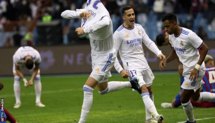 Real edge Barca to reach cup final