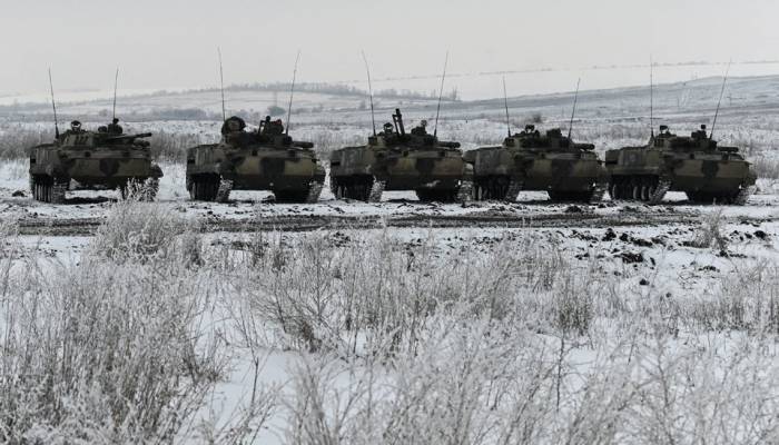 Russia opens door to diplomacy in Ukraine standoff