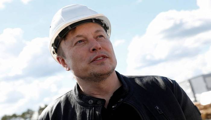 Elon Musk tweets, then deletes, meme comparing Trudeau to Hitler