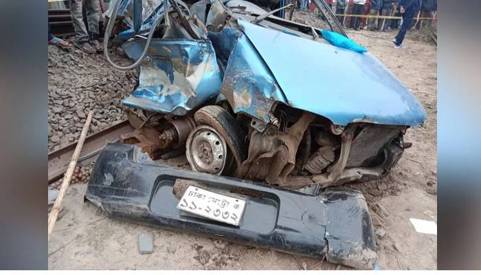 Three killed in Dinajpur train collision