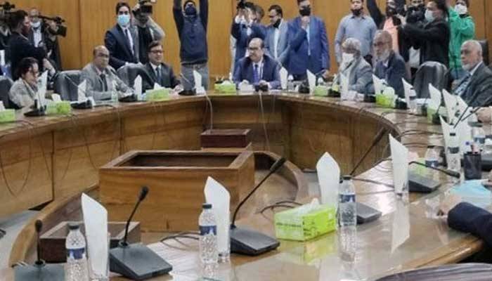 Search committee meets with eminent persons