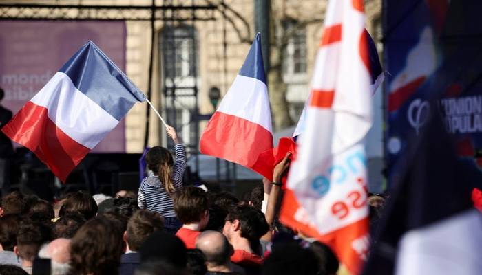 Some 30,000 Ukrainian refugees reach France