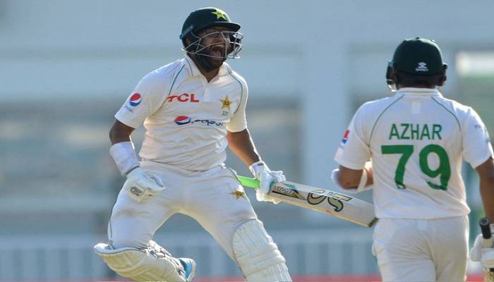 Azhar eyes ton, Pakistan 302-1 against Australia in Rawalpindi