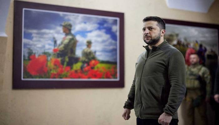 Zelensky demands Western nations give arms