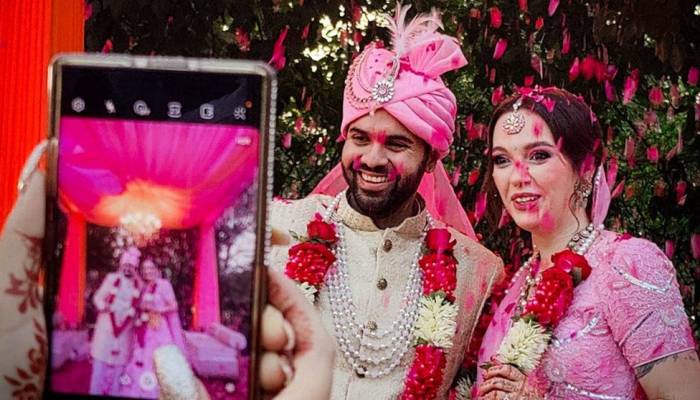 Ukrainian bride who fled war for love in India