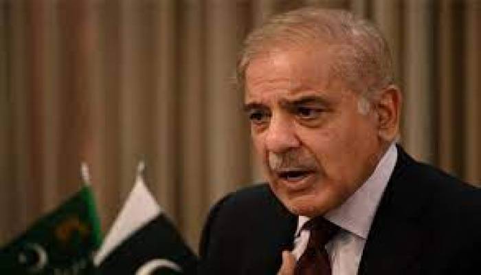 Pak PM heads to Saudi for first foreign visit