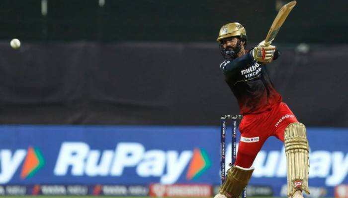 Karthik stars as Bangalore enter IPL top four