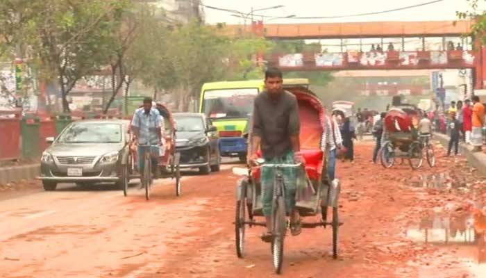 Traffic is normal in New Market area, shops not open