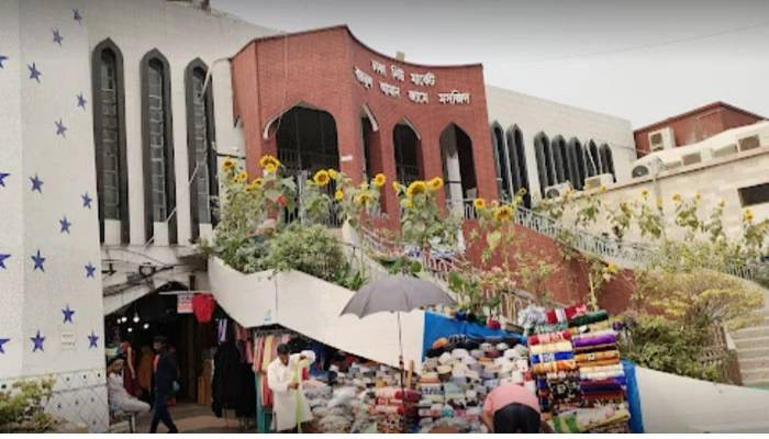 New Market shops reopen
