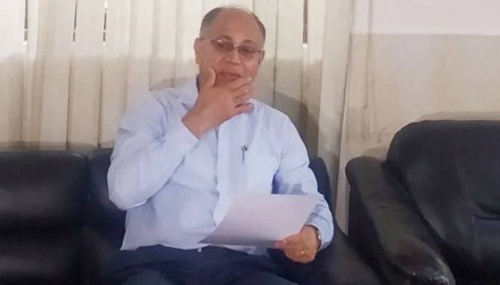 Prof Rahmat Ullah apologizes for paying homage to Khondaker Mushtaq