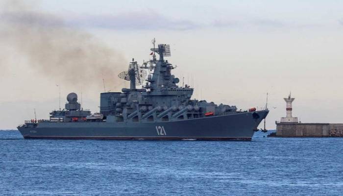 Powerful blasts heard in Kyiv after Russian warship sinks