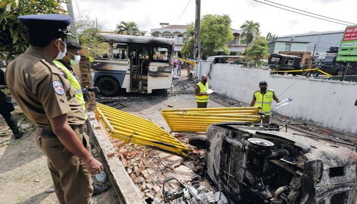 Shops open amid Sri Lanka state of emergency
