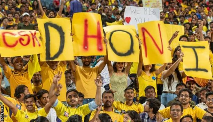 Dhoni makes winning return as Chennai Super Kings captain