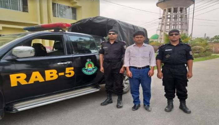 Man held with two firearms in Rajshahi