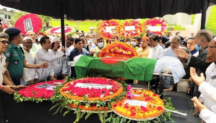 Last homage paid to Muhith at Sylhet Central Shaheed Minar