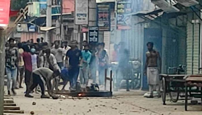 20 injured in Siddhirganj Police-Biharis clash