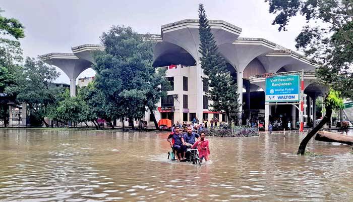 Water will be reduced in flood-hit areas from Tuesday: State Minister for Relief