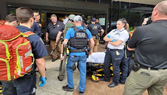 Gunman kills four in Oklahoma