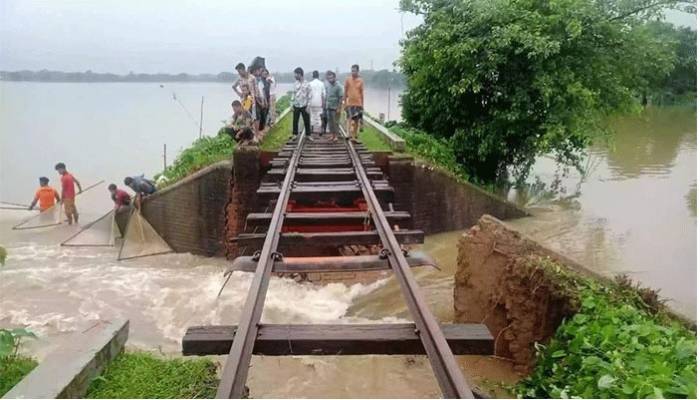 Train communications resume on Mohanganj-Mymensingh route