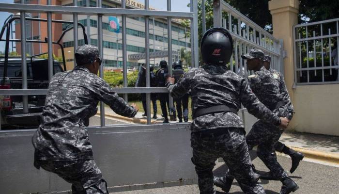 Dominican Republic minister shot dead in office