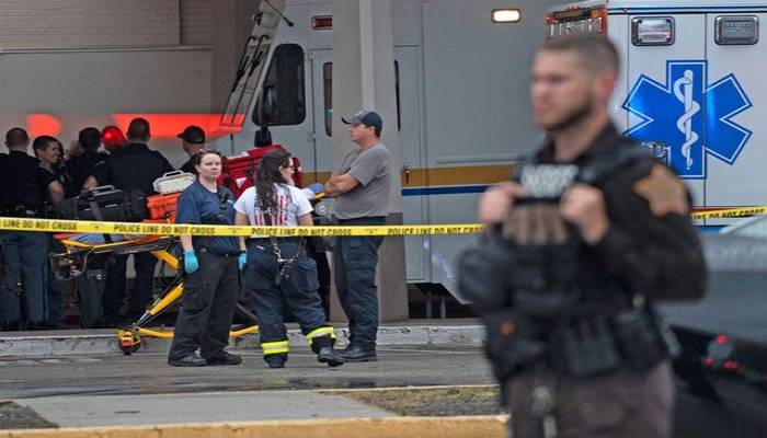 Gunman kills three in Indiana mall