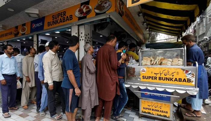 Crisis-hit Pakistan's army chief seeks US help in quick release of IMF funds