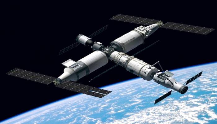 Chinese astronauts set up new lab on space station