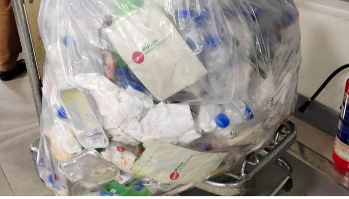 Gold bars worth one crore found in wastebasket at Osmani airport