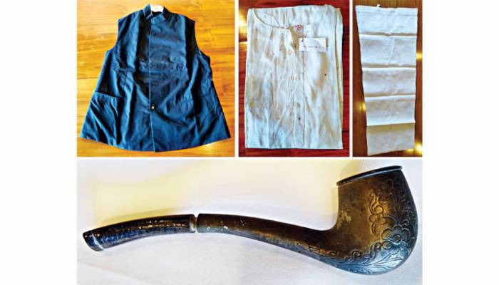 Iconic objects used by Bangabandhu donated to National Museum