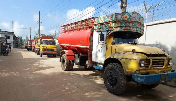 Khulna fuel traders go on strike, calling for higher commissions