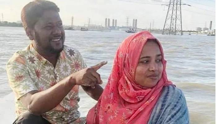 Bodies of teacher-couple found in a private car